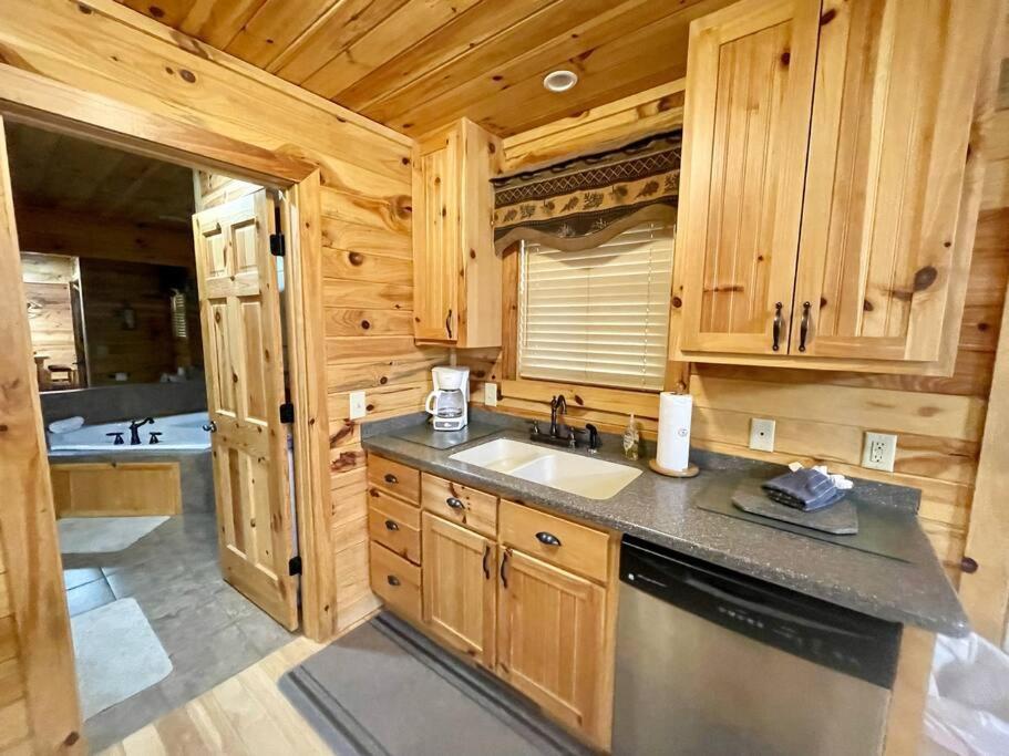 2 Bed Cabin Hot Tub Close To Helen #16 ภายนอก รูปภาพ