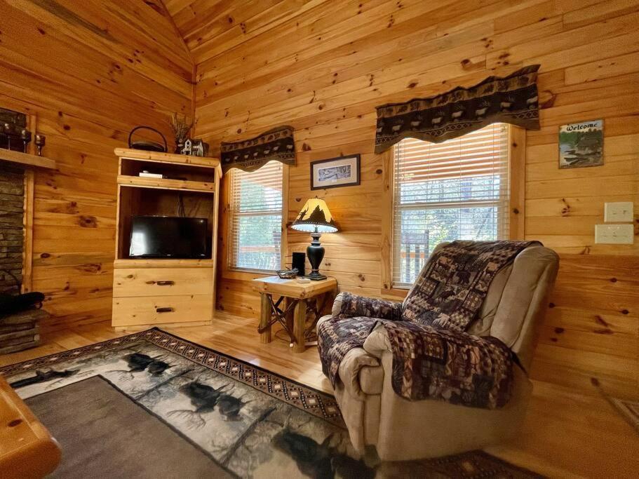 2 Bed Cabin Hot Tub Close To Helen #16 ภายนอก รูปภาพ
